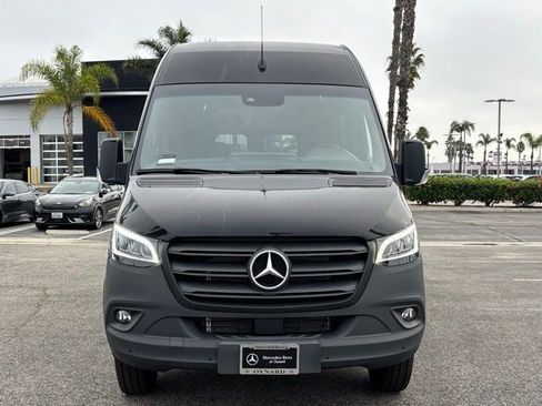 Used 2024 Mercedes-Benz Sprinter 3500 image 10