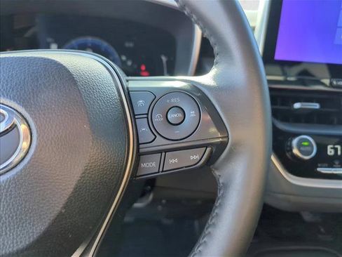 Used 2025 Toyota Corolla XSE image 17