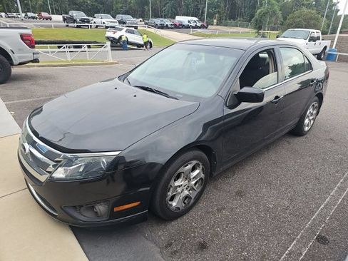 Used 2010 Ford Fusion SE FWD image 3