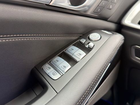 Certified 2024 BMW X7 M60i w/ Executive Package image 21