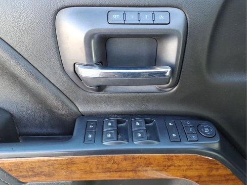 Used 2017 Chevrolet Silverado 1500 High Country image 13