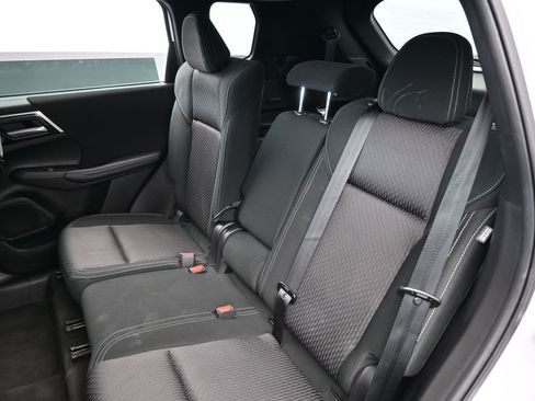 Used 2023 Mitsubishi Outlander ES image 36