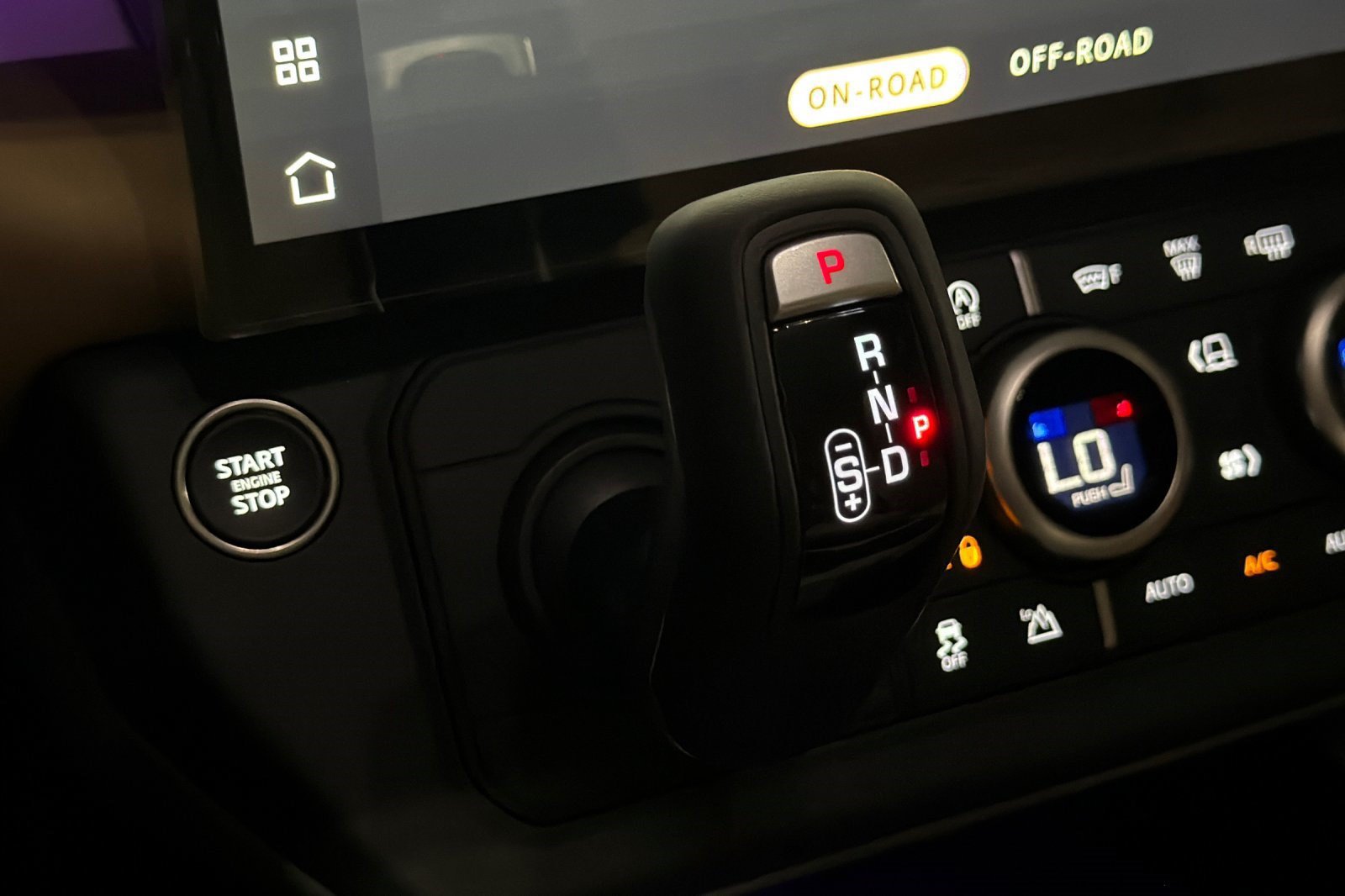 New 2026 Land Rover Defender 130 V8 AWD/4WD image 17