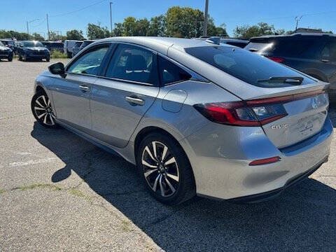 Used 2022 Honda Civic EX-L image 2
