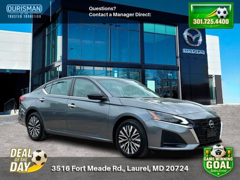 Used 2024 Nissan Altima 2.5 SV AWD/4WD image 1