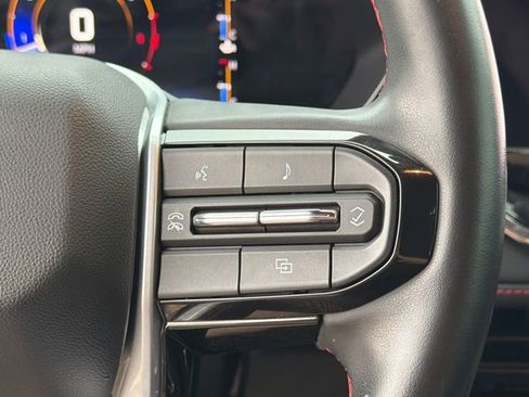 Used 2023 Chevrolet Colorado Z71 w/ Z71 Convenience Package 2 AWD/4WD image 25