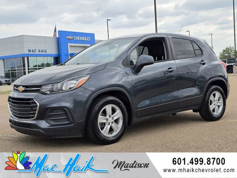 Used 2021 Chevrolet Trax LS w/ Tint and Cruise Package image 1