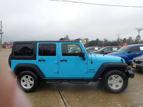Used 2018 Jeep Wrangler Unlimited Sport S AWD/4WD image 5
