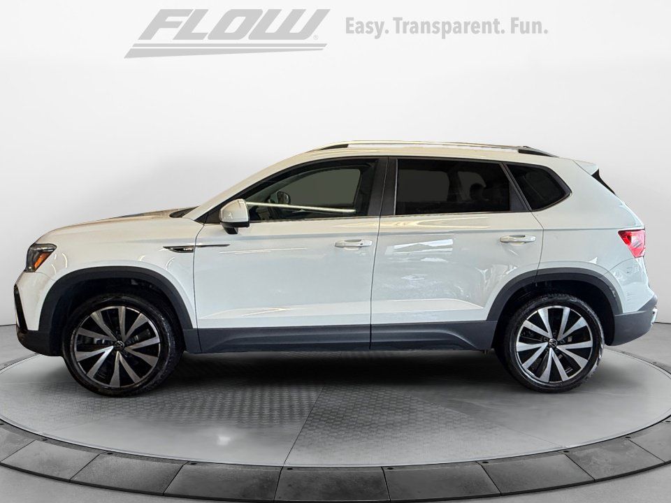 Used 2023 Volkswagen Taos SE FWD image 5