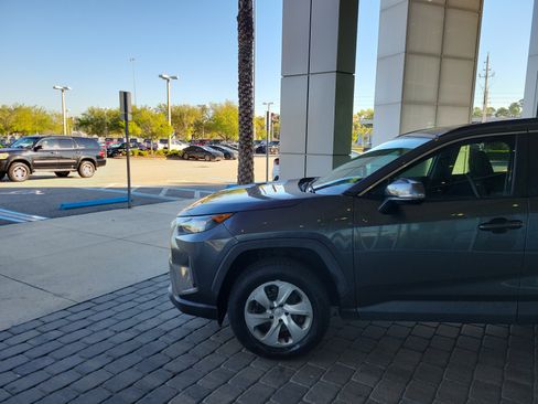 Used 2020 Toyota RAV4 LE image 2