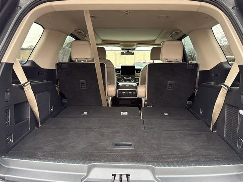 Used 2023 Ford Expedition Limited image 17