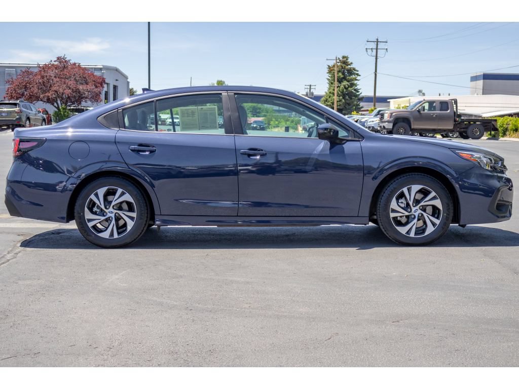 Used 2025 Subaru Legacy Premium AWD/4WD image 2