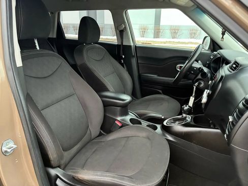 Used 2015 Kia Soul image 19