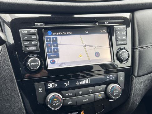 Used 2017 Nissan Rogue SL w/ SL Premium Package image 25