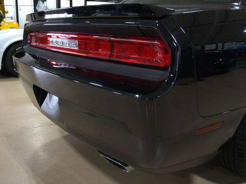 Used 2009 Dodge Challenger R/T RWD image 26