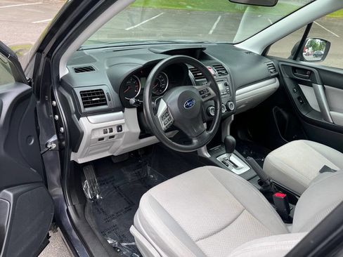 Used 2014 Subaru Forester 2.5i AWD/4WD image 9