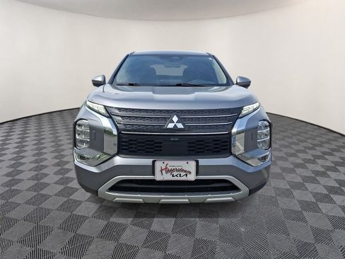 Used 2024 Mitsubishi Outlander SE AWD/4WD image 2