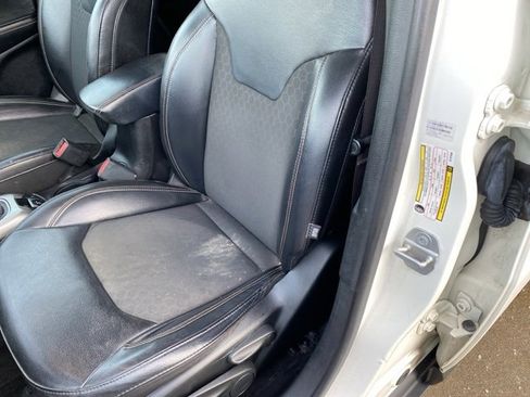 Certified 2019 Jeep Compass Latitude w/ Cold Weather Group image 17