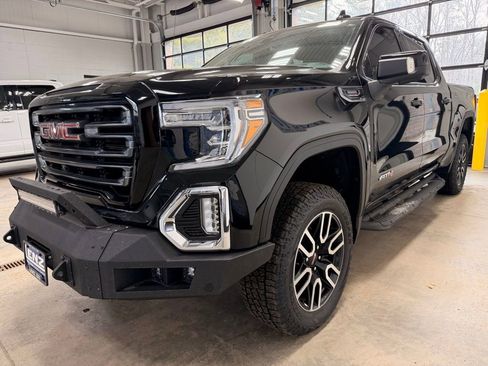 Used 2021 GMC Sierra 1500 AT4 w/ AT4 Premium Package AWD/4WD image 4