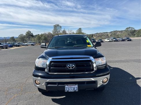 Used 2012 Toyota Tundra 4x4 Double Cab w/ Tow Pkg image 2
