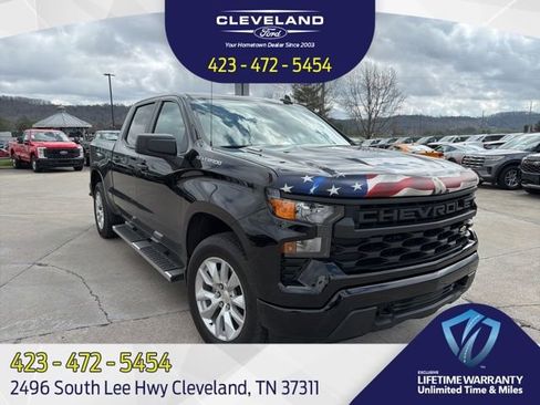 Used 2025 Chevrolet Silverado 1500 Custom image 1