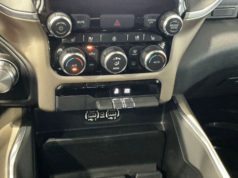 Used 2022 RAM 1500 Laramie AWD/4WD image 38
