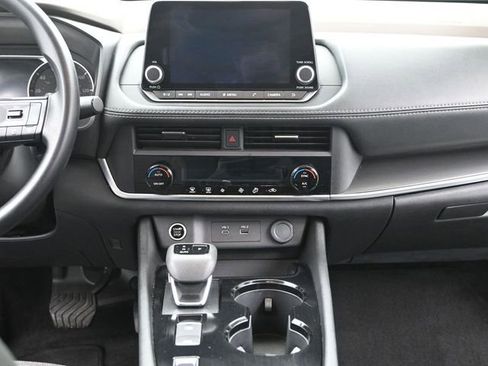 Used 2023 Nissan Rogue SV image 25