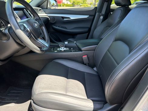 Certified 2021 INFINITI QX50 Luxe w/ Appearance Package image 17