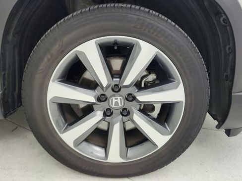 Used 2025 Honda Pilot Elite image 9