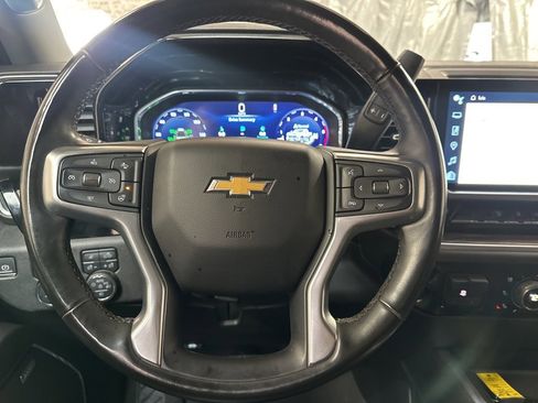 Used 2024 Chevrolet Silverado 2500 LTZ w/ LTZ Convenience Package image 15