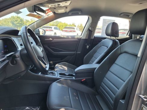 Used 2022 Volkswagen Jetta SE FWD image 12