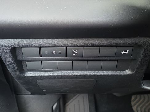 New 2026 Mitsubishi Outlander SE image 28