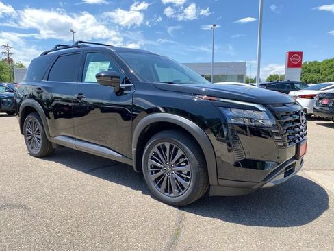 New 2026 Nissan Pathfinder SL w/ SL Premium Package AWD/4WD image 7