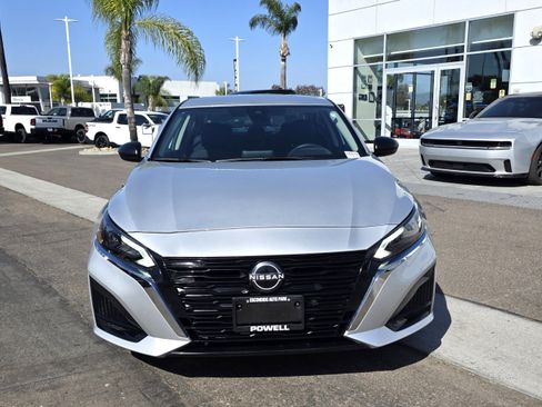 Used 2025 Nissan Altima 2.5 SV AWD/4WD image 7