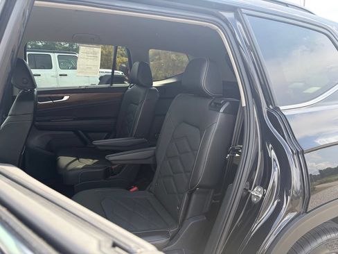 Used 2024 Volkswagen Atlas SE FWD image 46
