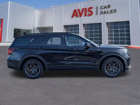 Used 2025 Ford Explorer ST-Line w/ ST-Line Street Pack image 5