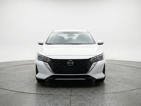Used 2025 Nissan Sentra SV image 2