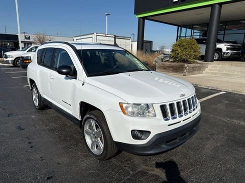 Used 2011 Jeep Compass Limited w/ Sun/Sound Group image 2