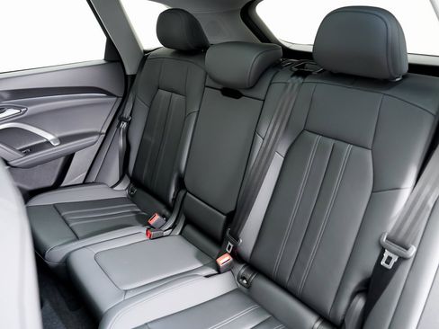 New 2025 Audi Q5 Premium image 19