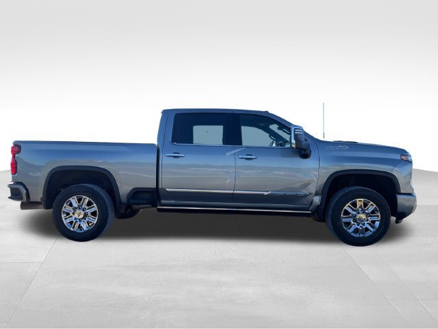 Used 2024 Chevrolet Silverado 3500 High Country w/ Technology Package AWD/4WD image 6