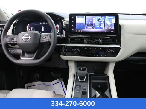 New 2026 Nissan Pathfinder SL image 8