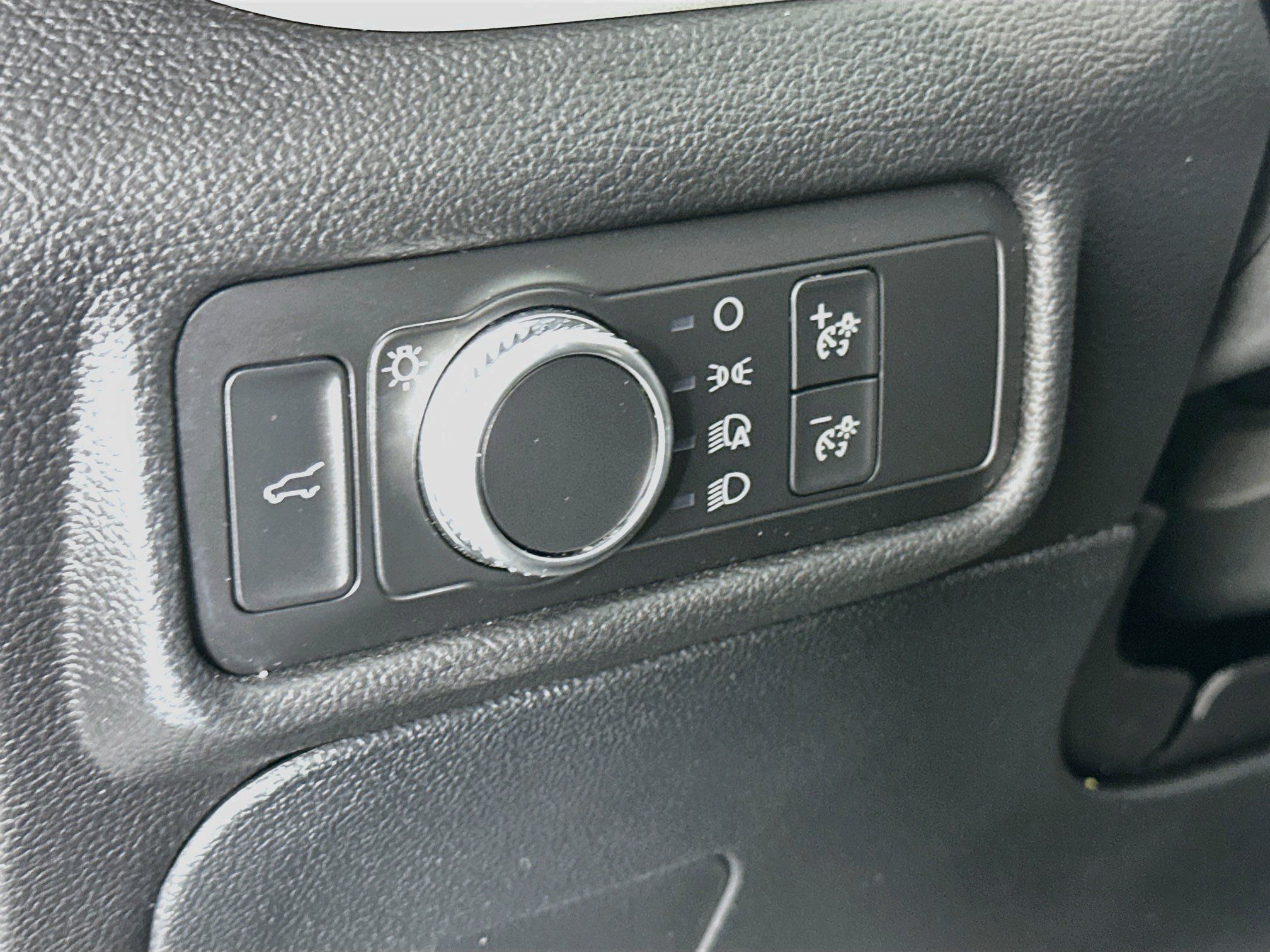 Used 2020 Ford Explorer XLT RWD image 16