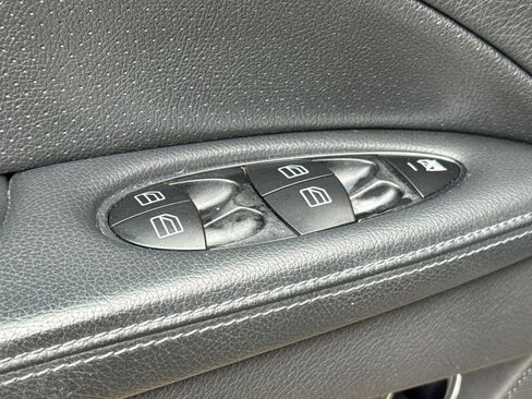 Used 2005 Mercedes-Benz E 320 Sedan image 13