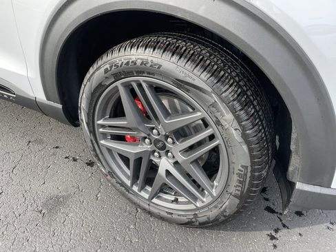 New 2026 Ford Explorer ST-Line w/ ST-Line Street Pack image 3