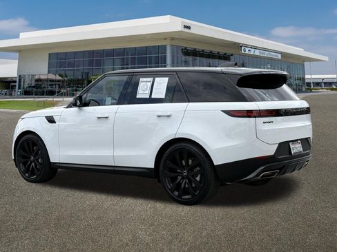 Used 2024 Land Rover Range Rover Sport SE AWD/4WD image 8