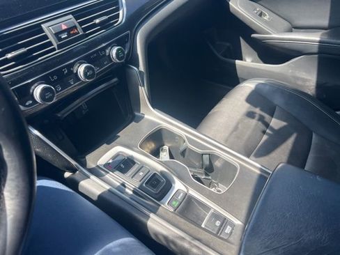 Used 2018 Honda Accord Sport image 9