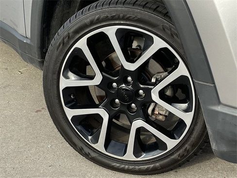 Used 2018 Jeep Compass Limited w/ Navigation Group image 10