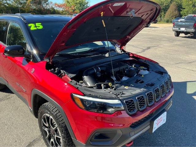 Used 2025 Jeep Compass Trailhawk w/ Trailhawk Elite Group AWD/4WD image 11