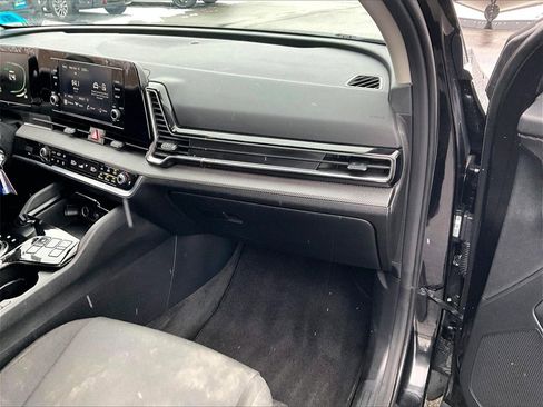 Certified 2023 Kia Sportage LX image 12