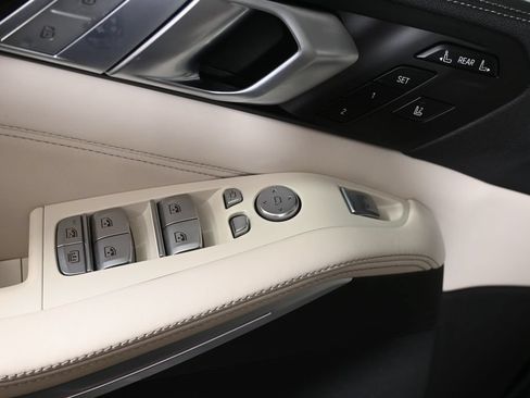 Used 2022 BMW X7 xDrive40i w/ Premium Package AWD/4WD image 29